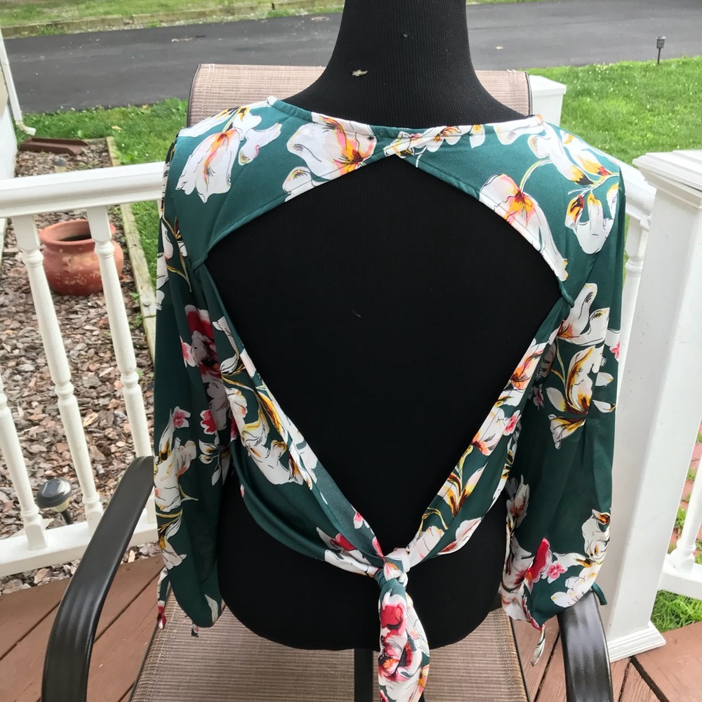 🐛Crop Top🐛 - Picture 5 of 8